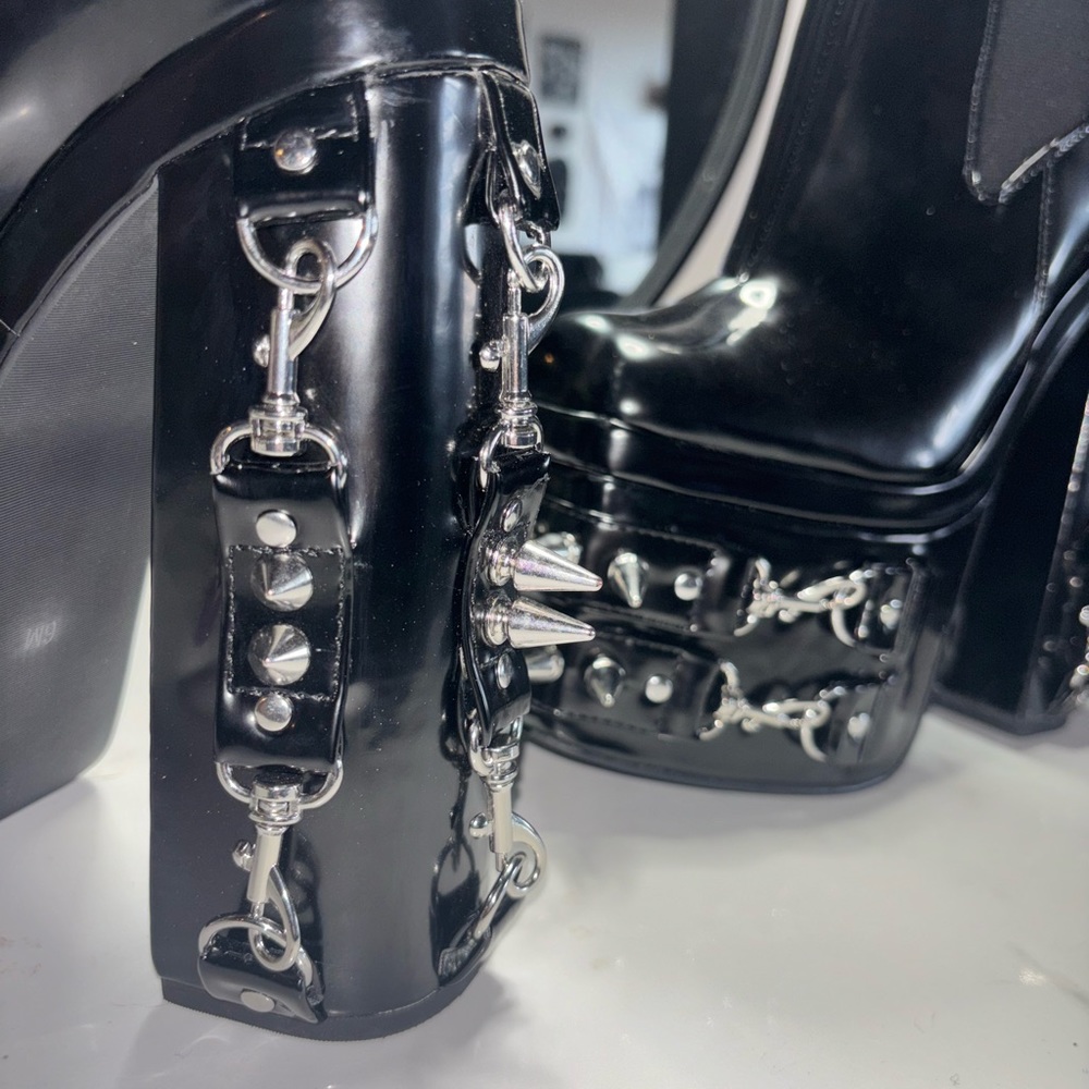 Gothic Studded Pumps! 7-8inch heels